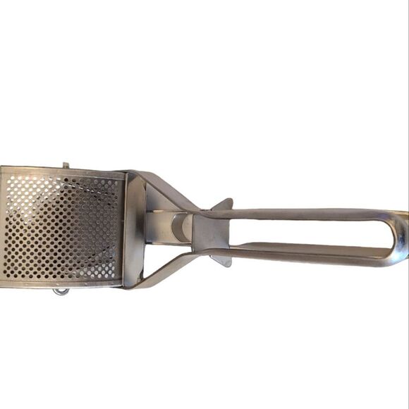 Ricer Bethany Housewares 880 Potato Ricer Heavy Duty 12" High Quality - Picture 6 of 13